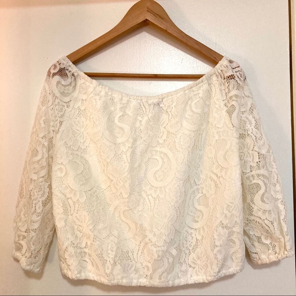 CUPCAKES AND CASHMERE white lace top - Picture 2 of 7